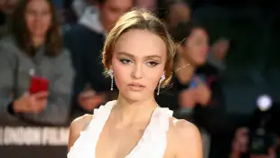 Lily-Rose Depp roter Teppich