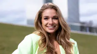 lola weippert heiß sexy bh korsage instagram haut