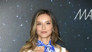 Nicola Cavanis roter teppich heiß hot