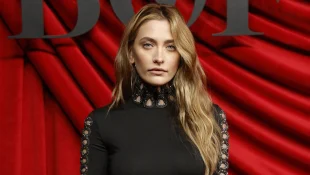 paris jackson heiß sexy freizügig beine look haut