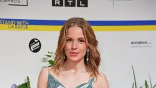 Paula Kalenberg heute roter teppich look