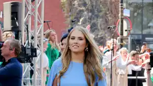 Prinzessin Amalia der Niederlande zieht in einem kurzen Kleid alle Blicke auf sich