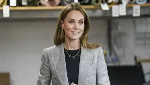 prinzessin kate botschaft outfit harry meghan