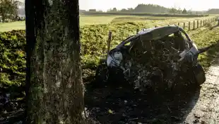 auto verbrannt ausgebrannt autobrand