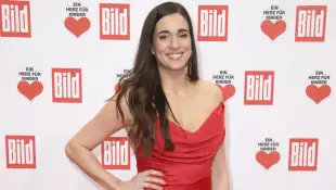 Sally bekam für ihr Kleid einen Shitstorm