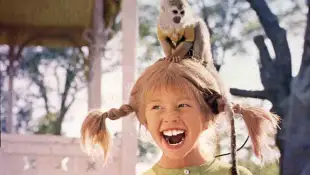 „Pippi Langstrumpf“ (Inger Nilsson) und ihr Affe „Herr Nilsson“