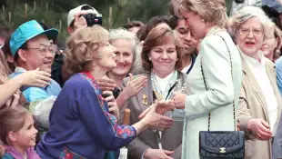 Lady Diana mit einer Chanel-Tasche