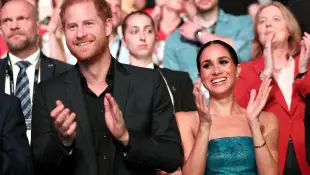Harry und Meghan während der Closing-Zeremonie der Invictus Games