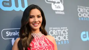 Olivia Munn schwanger john mulaney