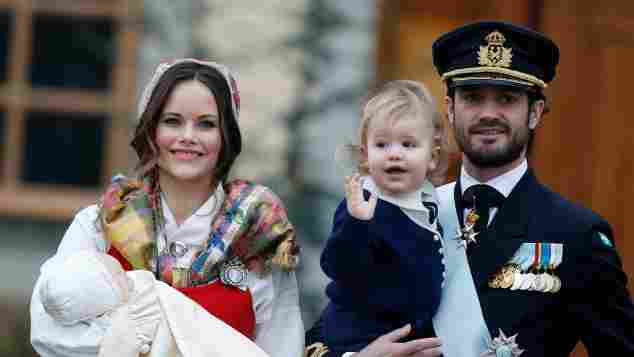 Prinz Carl Philip, Prinzessin Sofia und ihre Kinder Prinz Alexander und Prinz Gabriel, bei dessen Taufe