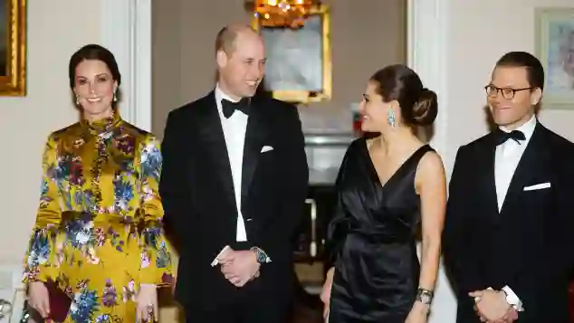 Herzogin Kate, Prinz William, Prinzessin Victoria und Prinz Daniel beim Dinner in der englischen Botschaft