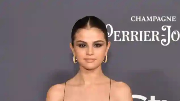 Selena Gomez kleines Schwarzes Instyle Awards
