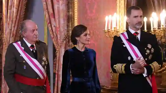 Königin Letizia neben ihrem Ehemann