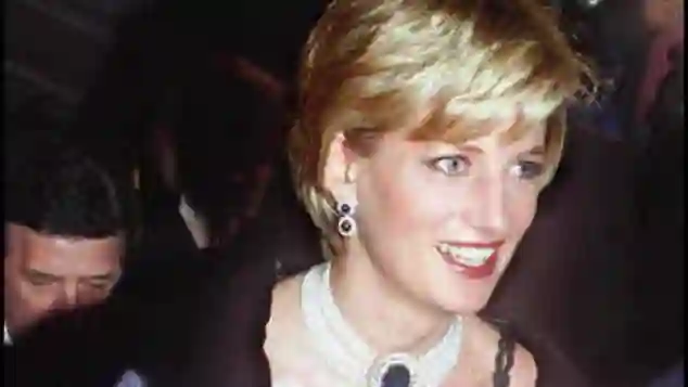 Bei Prinzessin Diana bestanden die Ohrringe noch aus zwei Diamanten pro Seite