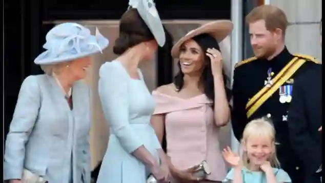 Herzogin Meghan betrat zum ersten Mal den Balkon des Buckingham Palace
