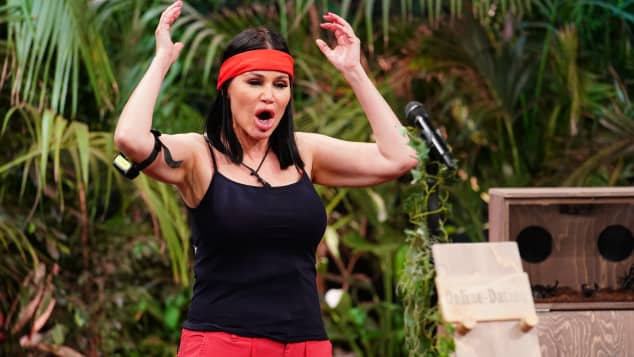 Die dschungelshow hat jetzt drei neue kandidaten. Dschungelshow: Djamila Rowe zieht über Bastian Yotta her