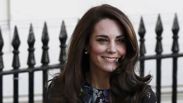 William Und Der Ex Faktor Kate Steht Bei Der Hochzeit Vor Drei