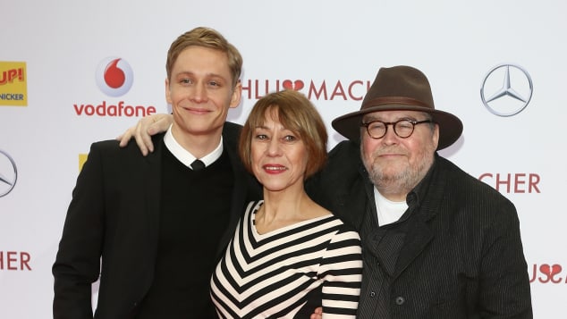 Matthias Schweighofer Seine Eltern Spielten In Einigen Seiner Filme Mit