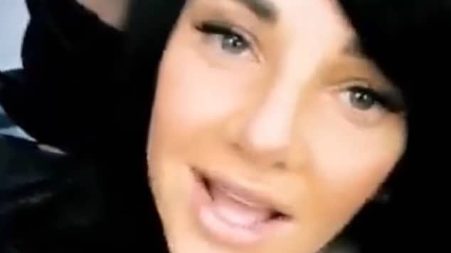 Neue Frise Evelyn Burdecki Zeigt Sich Mit Schwarzen Haaren