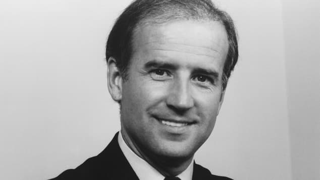 Joe Biden Jung / Biden will gleich vom ersten Tag an Trump-Politik demontieren - He assumed the charge on 20 january 2021.