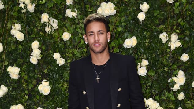 Neymar: Sohn, Freundin, Größe - der Kicker im Check