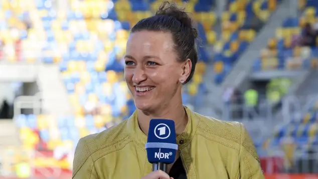 Almuth Schult