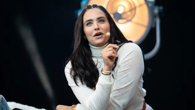 Amira Pocher