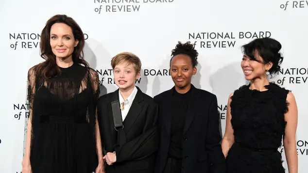 Angelina Jolie, Shiloh Jolie-Pitt, Zahara Jolie-Pitt und Loung Ung 