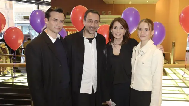 Anja Kling mit ihrer Patchwork-Familie