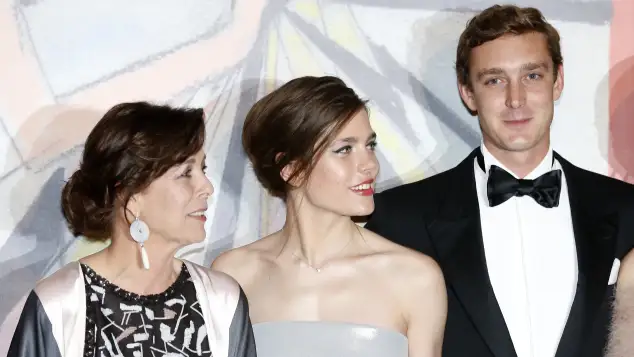 Caroline von Monaco mit Charlotte Casiraghi und Pierre Casiraghi