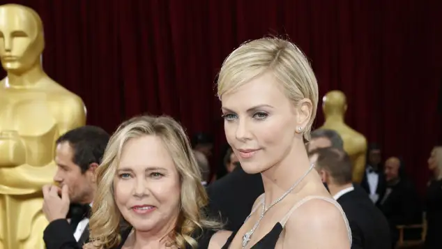 Charlize Theron und Mama Gerda