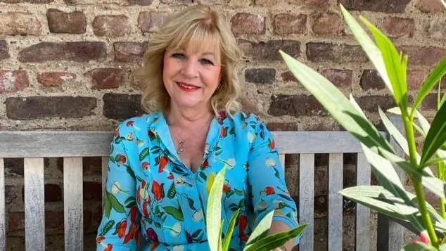 „Bares für Rares“-Elke Velten-Tönnies zeigt altes Foto von sich