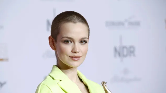 Emilia Schüle
