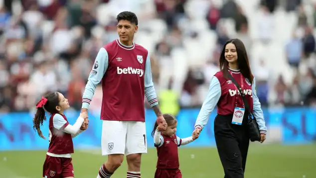 Edson Álvarez und Sofía Toache
