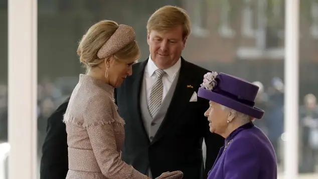Königin Máxima, König Willem-Alexander und Königin Elizabeth II.