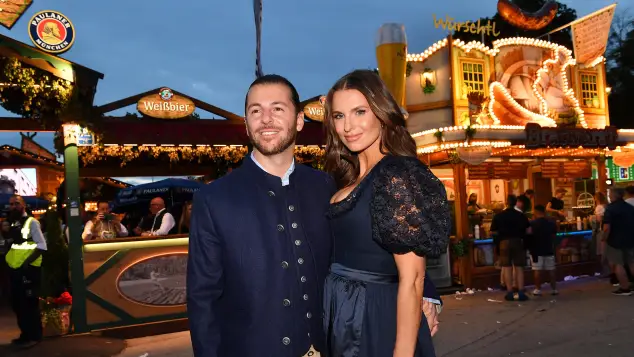 Laura Wontorra und Riccardo Basile