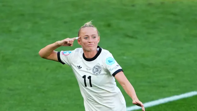 Lea Schüller