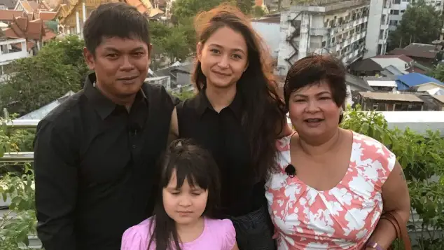 „Bauer sucht Frau“: Narumol und ein Teil ihrer Familie