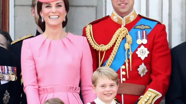 Prinz George, Prinzessin Charlotte, Prinz William und Herzogin Catherine
