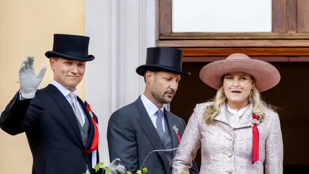 Prinz Sverre Magnus, Königin Mette-Marit und König Haakon