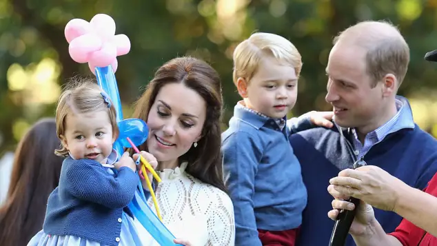 Prinzessin Charlotte, Herzogin Catherine, Prinz George und Prinz William