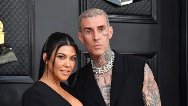  Kourtney Kardashian und Travis Barker