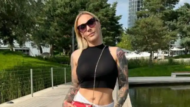 "Trucker Babes"-Sabrina