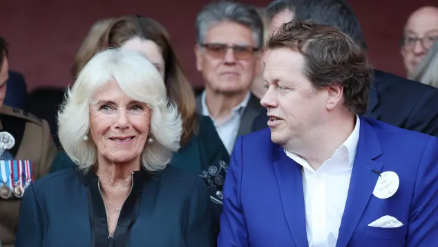 Königin Camilla und Tom Parker Bowles