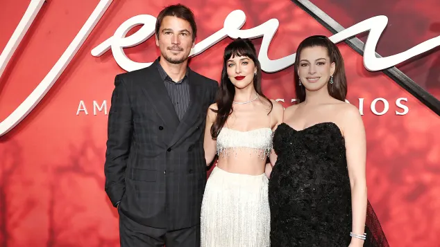 Josh Hartnett, Dakota Johnson, Anne Hathaway