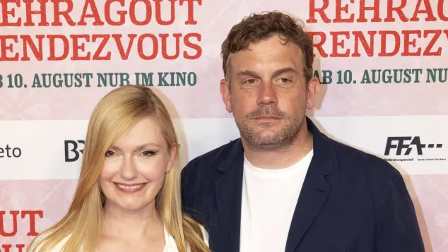 Johanna Gehlen und Sebastian Bezzel