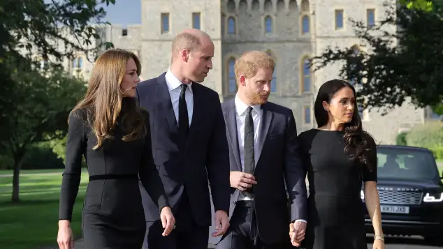 Kate, William, Harry und Meghan