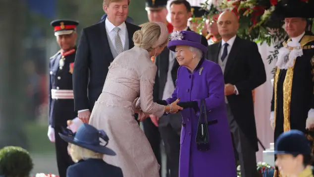 Königin Máxima und Königin Elisabeth II.