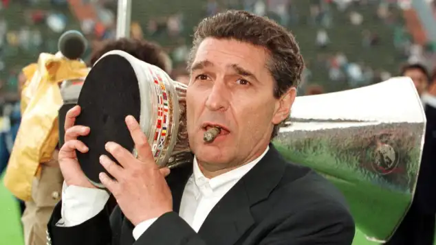 Rudi Assauer gewinnt 1997 mit Schalke den UEFA-Pokal