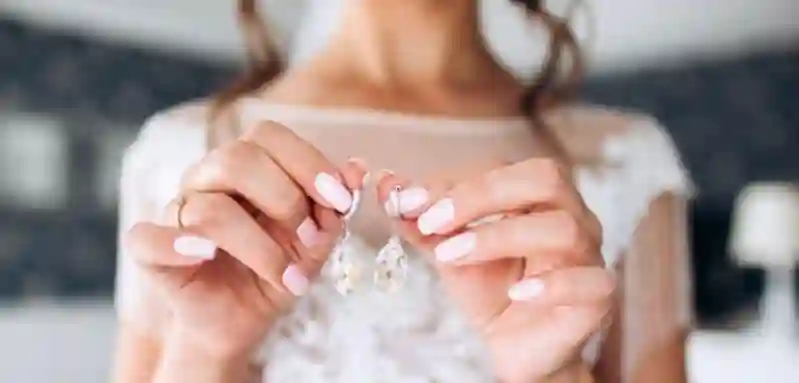 So findet jede Braut den passenden Schmuck zum Kleid